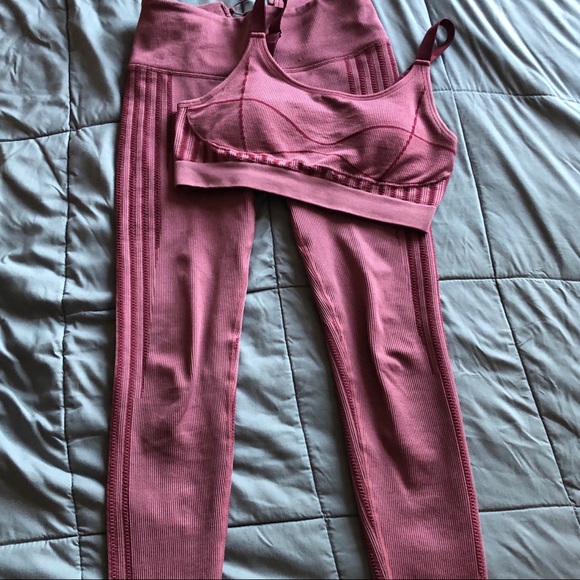 Fabletics by Kelly Rowland- Conquer outfit 💪 - Picture 1 of 6